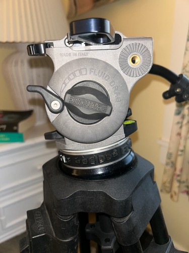 Cartoni focus tripod - cartoni,